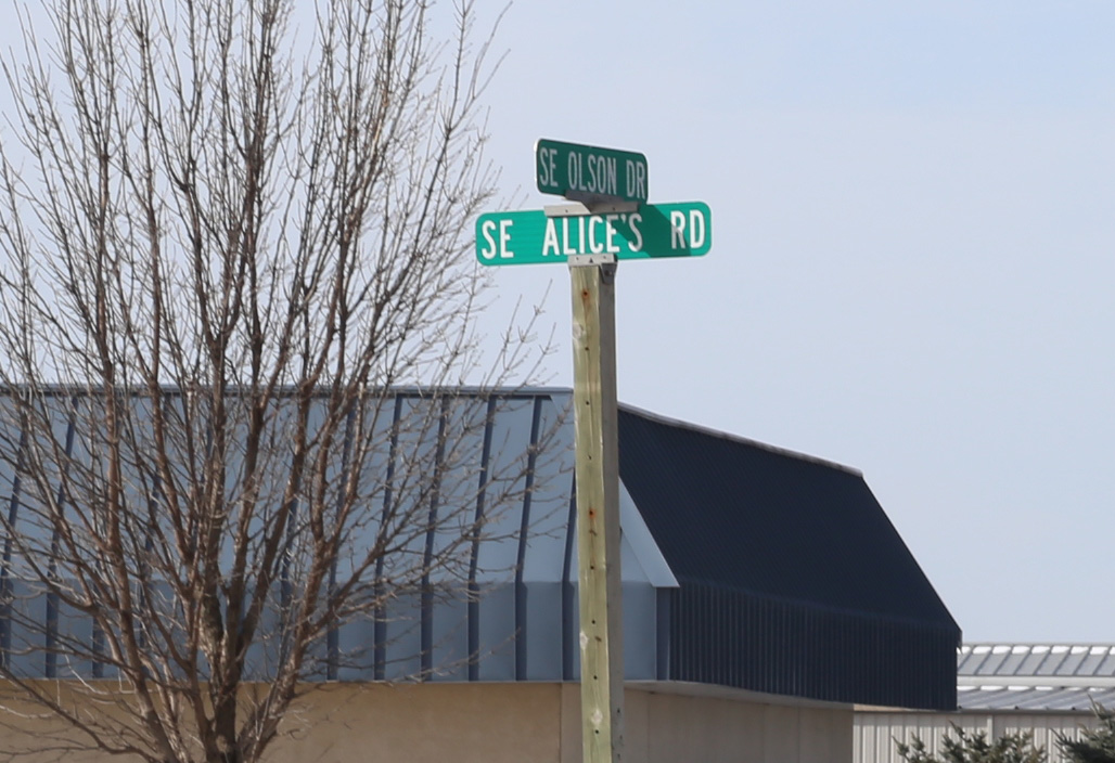 Alices olson sign